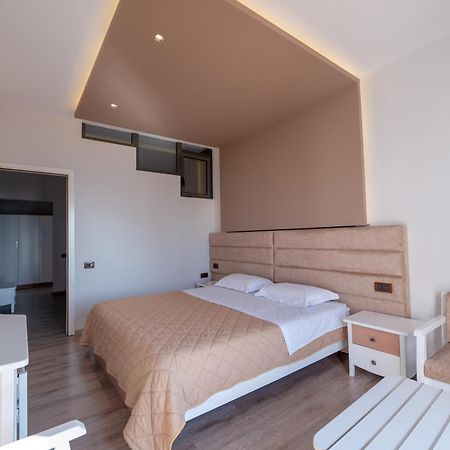 New Heaven Hotel Sarandë 외부 사진