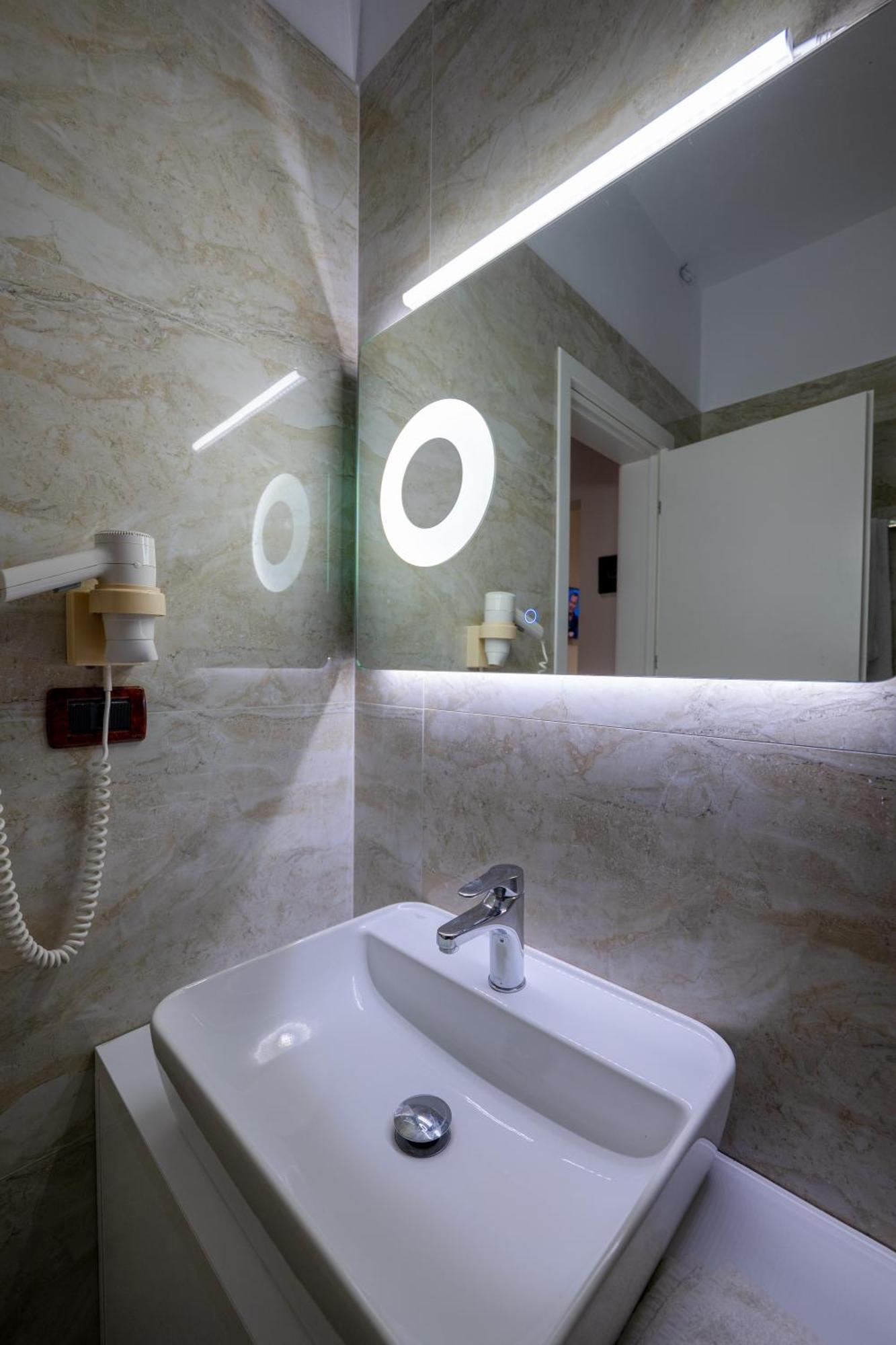 New Heaven Hotel Sarandë 외부 사진
